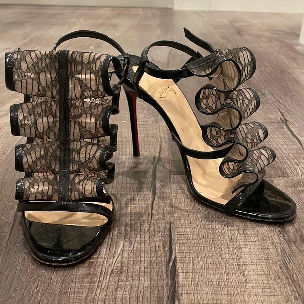 💯 %authentic louboutin heels